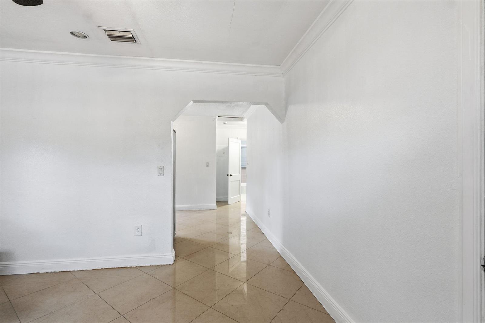 Ver detalles 1-2 / 2 1684 sq. ft. $ 2026-04-07 0 foto