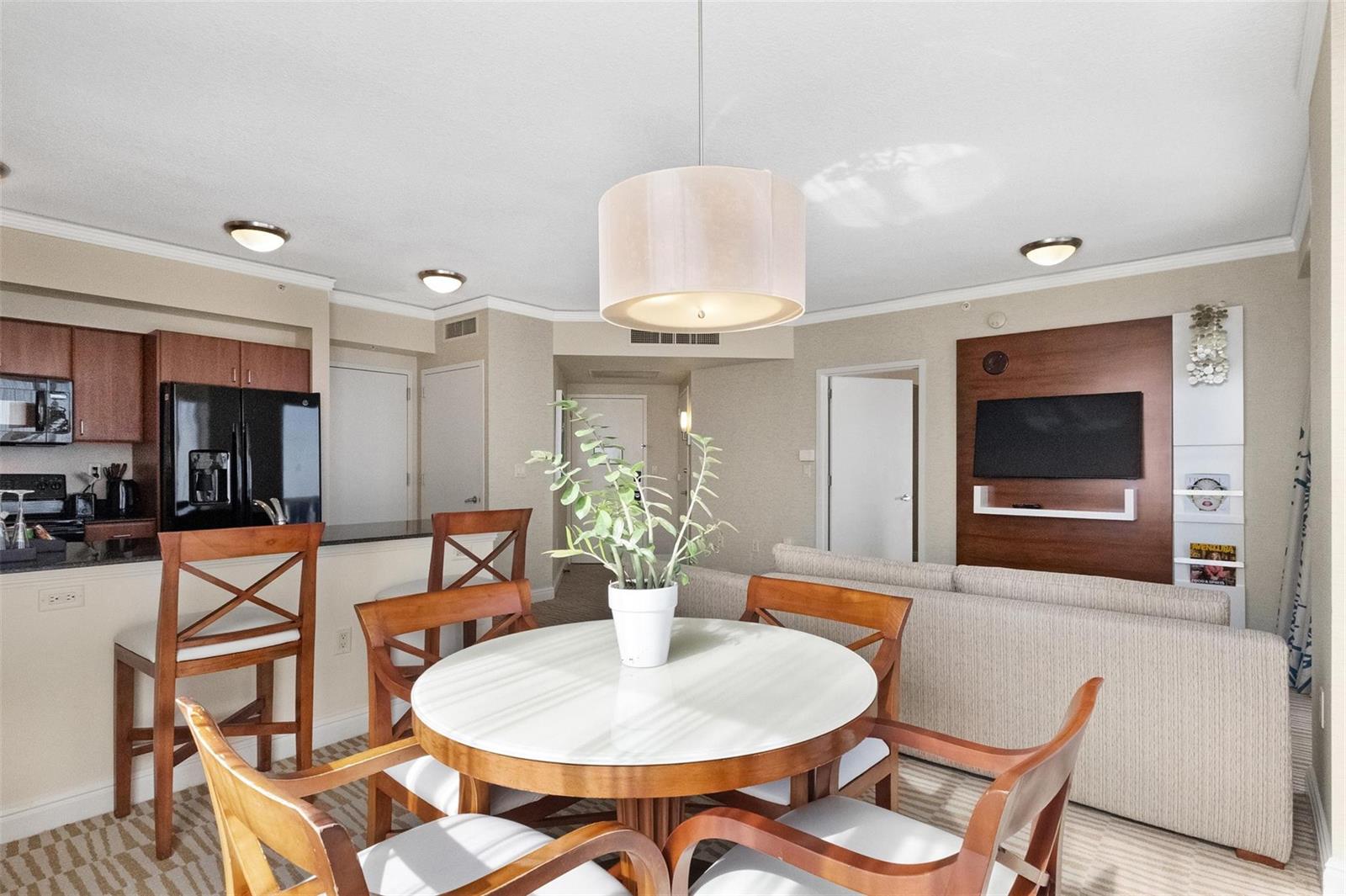 Ver detalles / 0 1021 sq. ft. $ 2026-06-21 0 foto