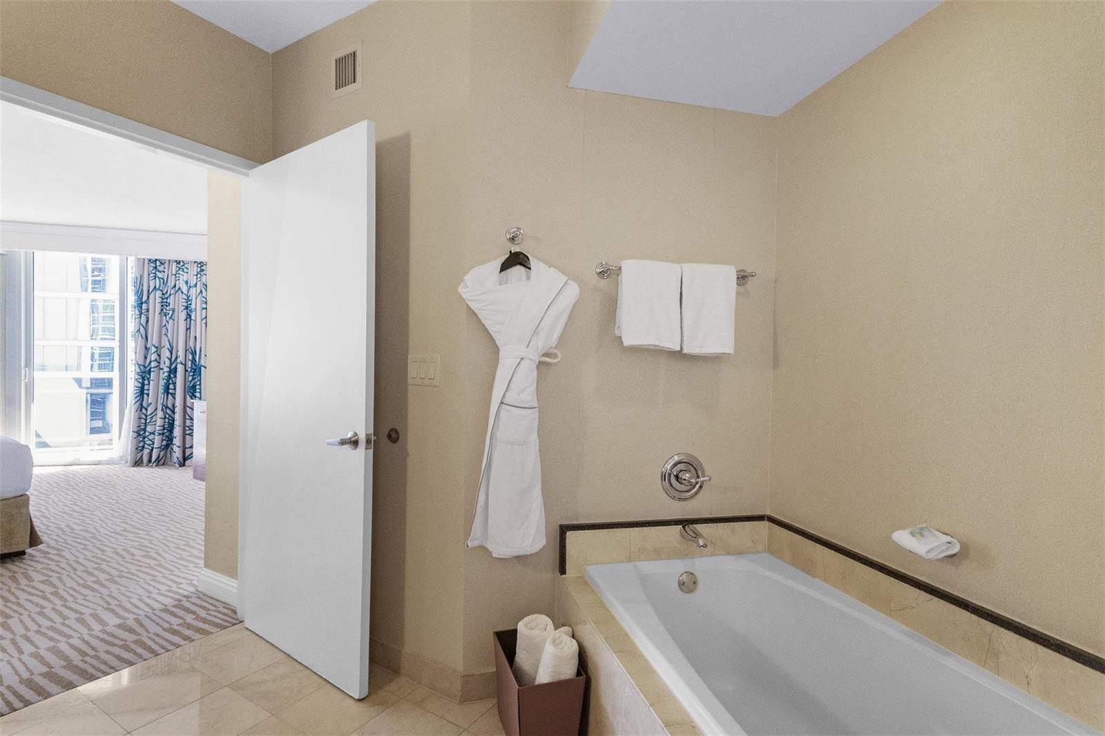 Ver detalles / 0 1021 sq. ft. $ 2026-06-21 0 foto