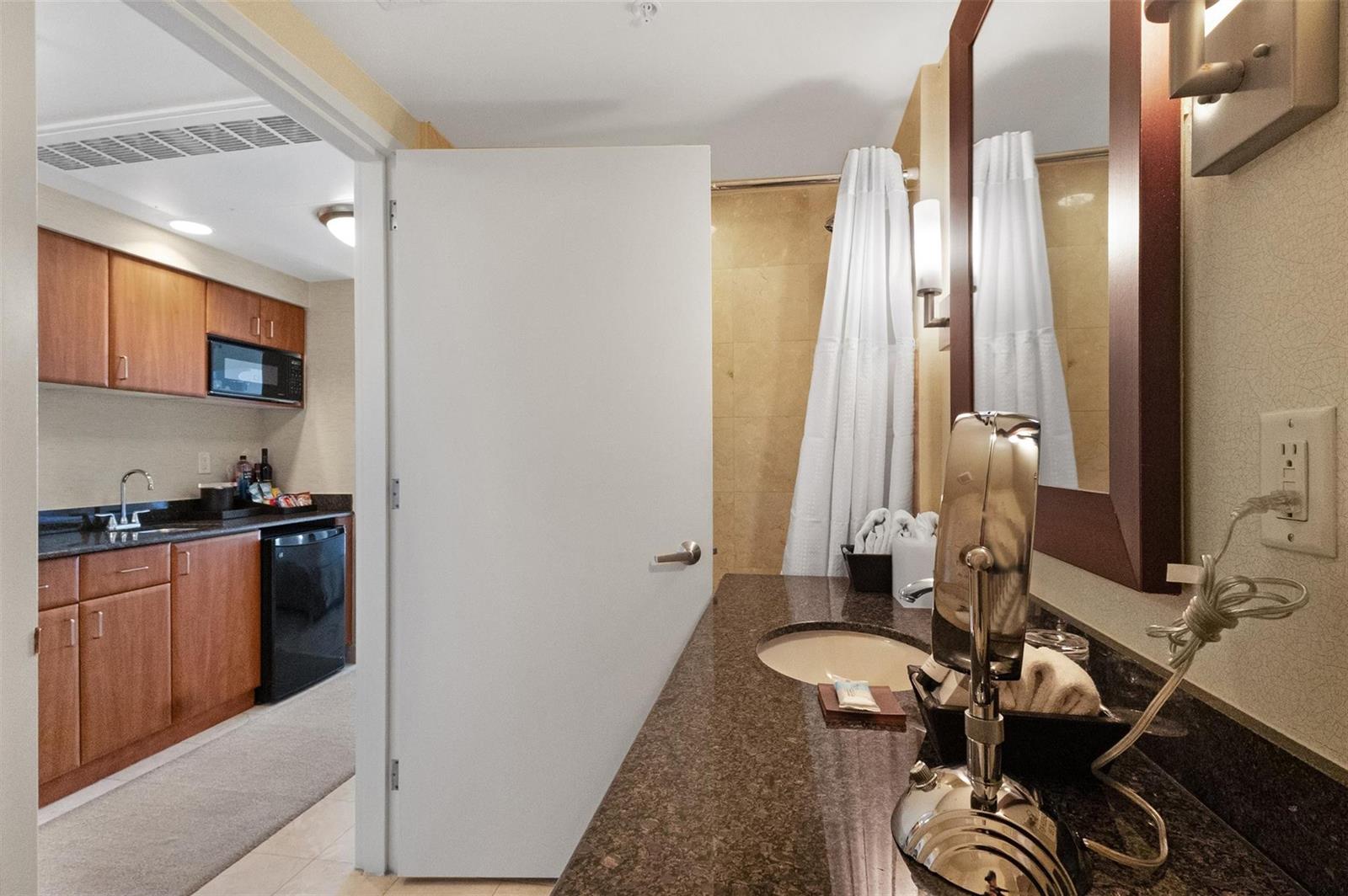 Ver detalles / 0 1021 sq. ft. $ 2026-06-21 0 foto