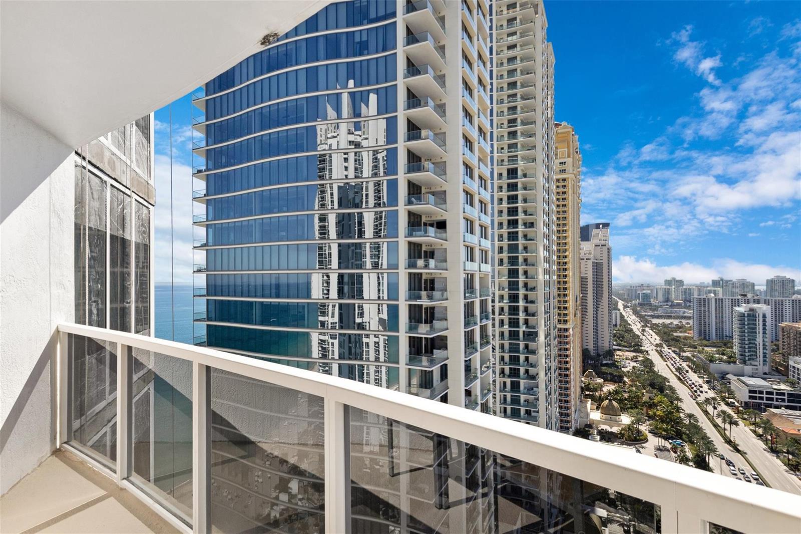 Ver detalles / 0 1021 sq. ft. $ 2026-06-21 0 foto
