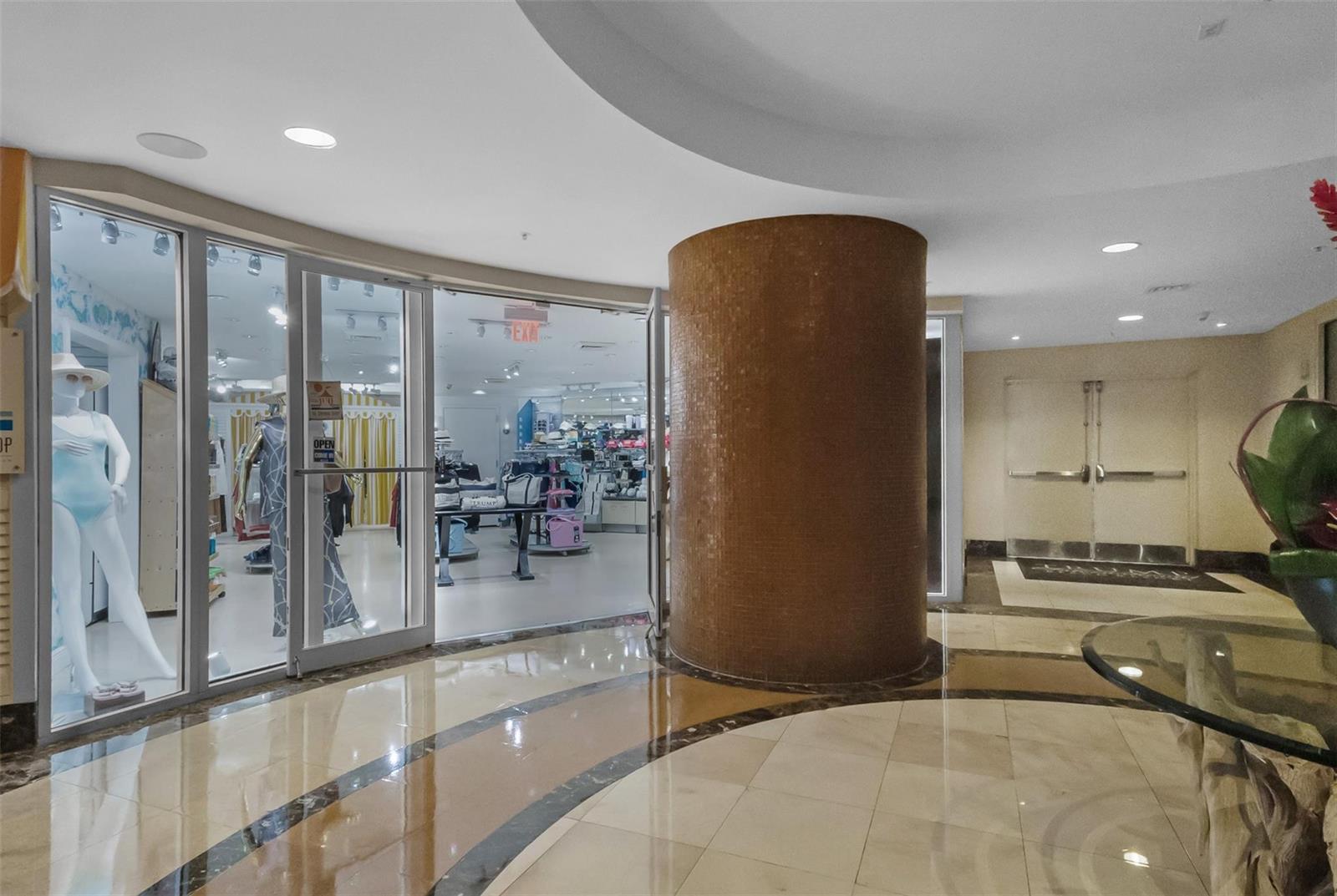 Ver detalles / 0 1021 sq. ft. $ 2026-06-21 0 foto