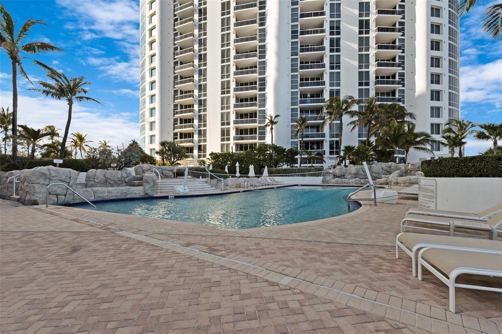 Ver detalles / 0 1021 sq. ft. $ 2026-06-21 0 foto