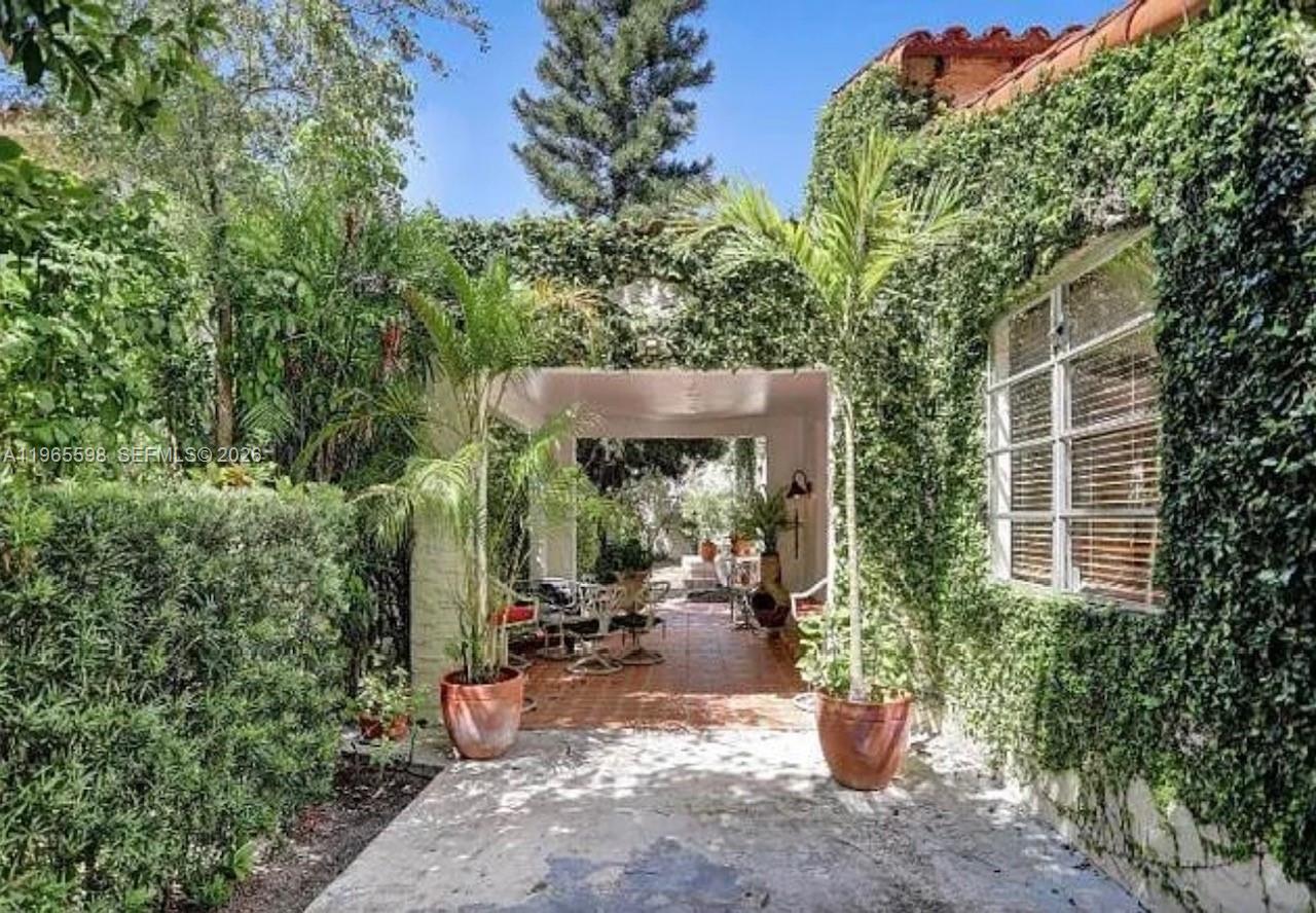 Ver detalles 1107 6 / 3 2965 sq. ft. $ 2026-02-14 0 foto