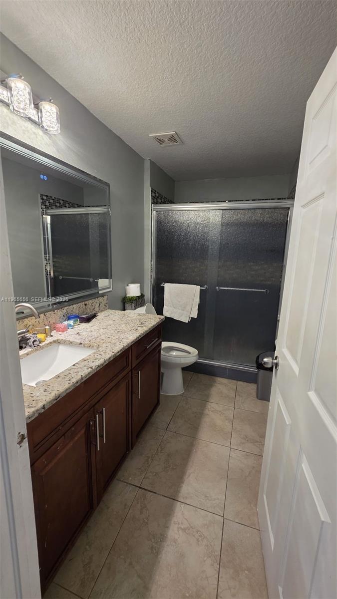 See details 825 4 / 2 2340 sq. ft. $ 2026-02-14 0 Photo