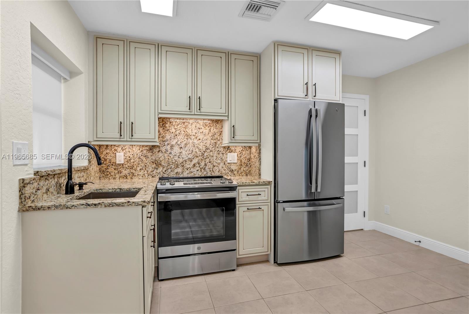 Ver detalles / sq. ft. $ 2026-02-14 0 foto