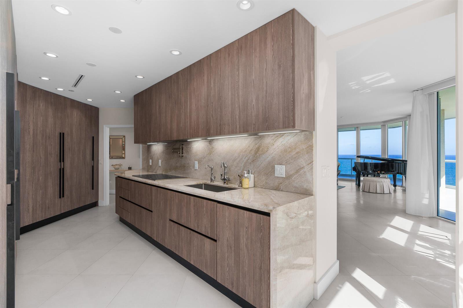 Photo of 6051 Ocean #1101, Hollywood, Florida, 33019 - DSC00843