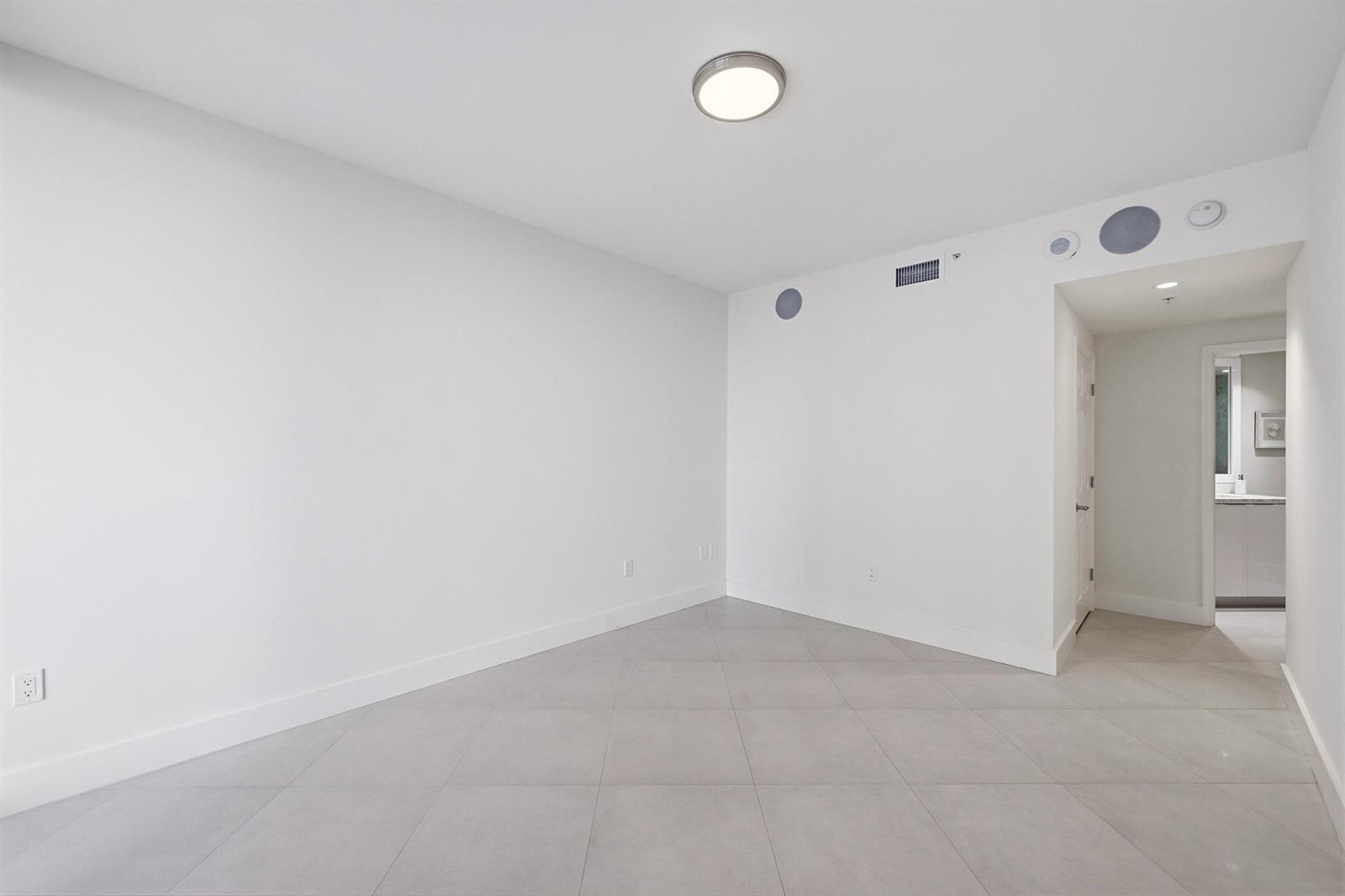 Photo of 6051 Ocean #1101, Hollywood, Florida, 33019 - 39_025_stl_0819