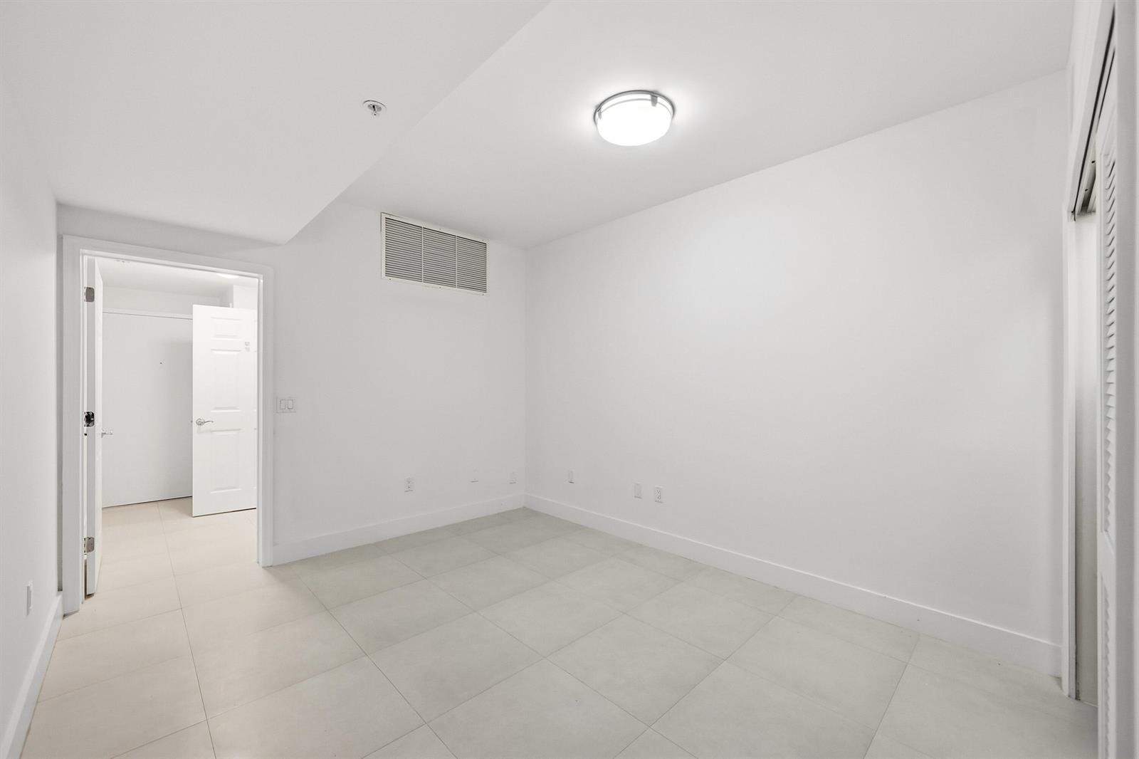 Photo of 6051 Ocean #1101, Hollywood, Florida, 33019 - 30_038_stl_0769