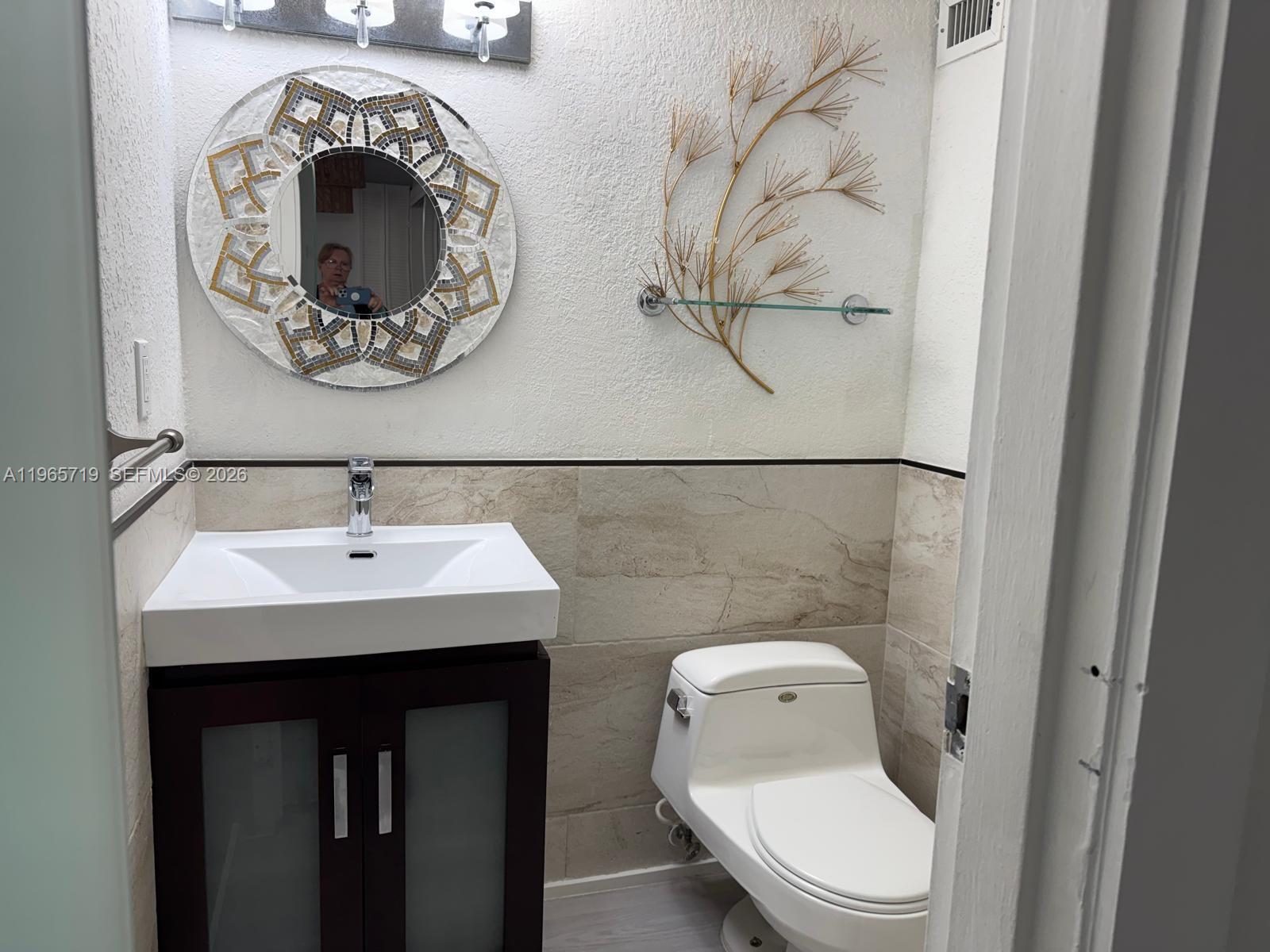 Photo of 17021 Bay Rd #627, Sunny Isles Beach, Florida, 33160 - half bath