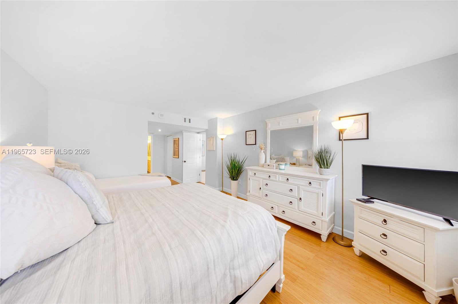 Photo of 1201 Ocean Dr  #1903S, Hollywood, Florida, 33019 - 