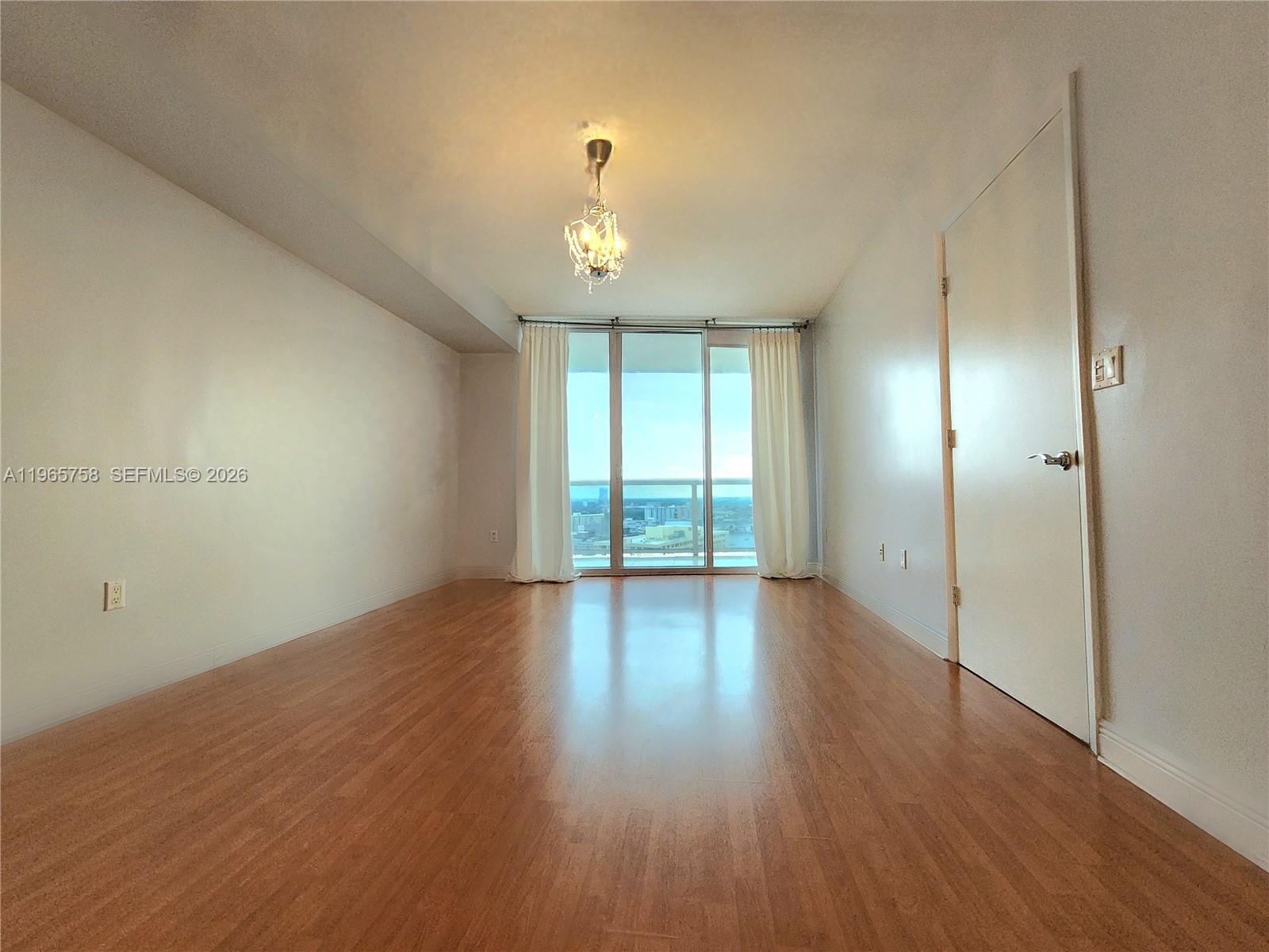 2406 2 / 1 1086 sq. ft. $ 2026-04-30 0 foto