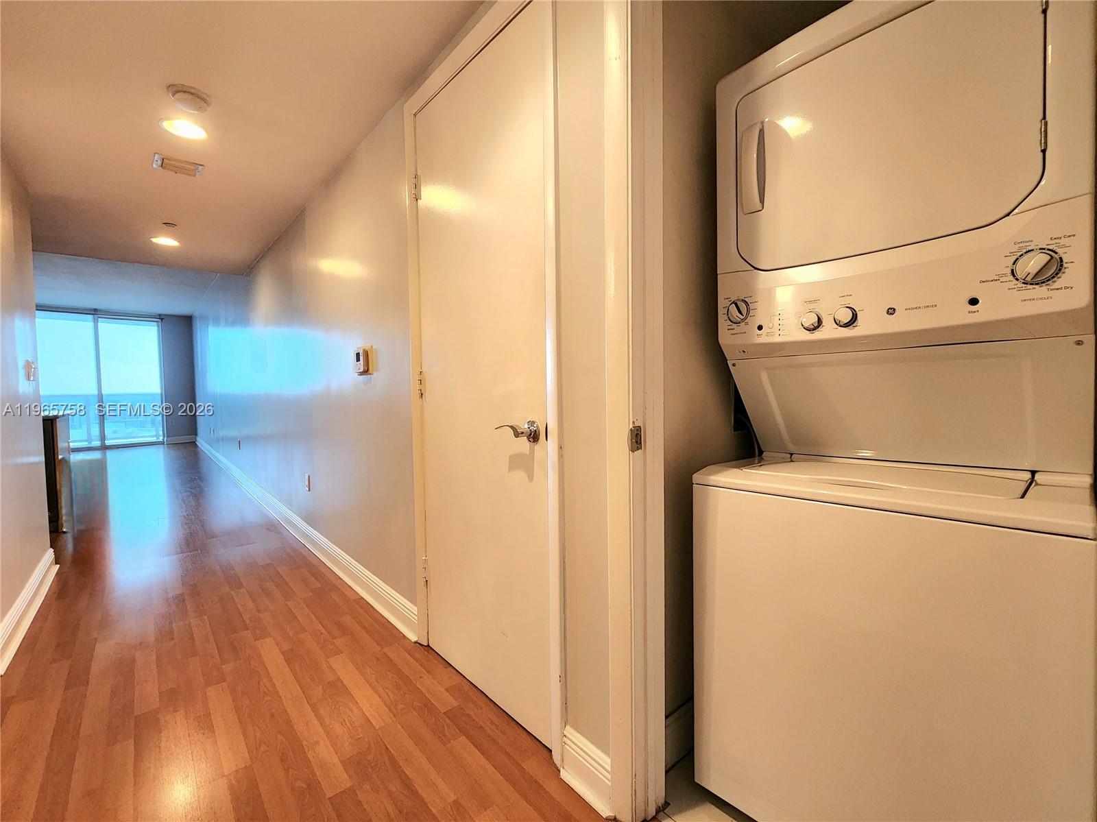 2406 2 / 1 1086 sq. ft. $ 2026-04-30 0 foto
