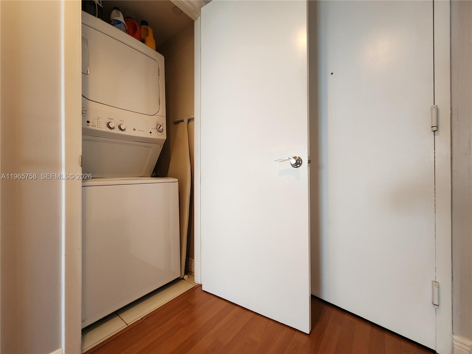 2406 2 / 1 1086 sq. ft. $ 2026-04-30 0 foto