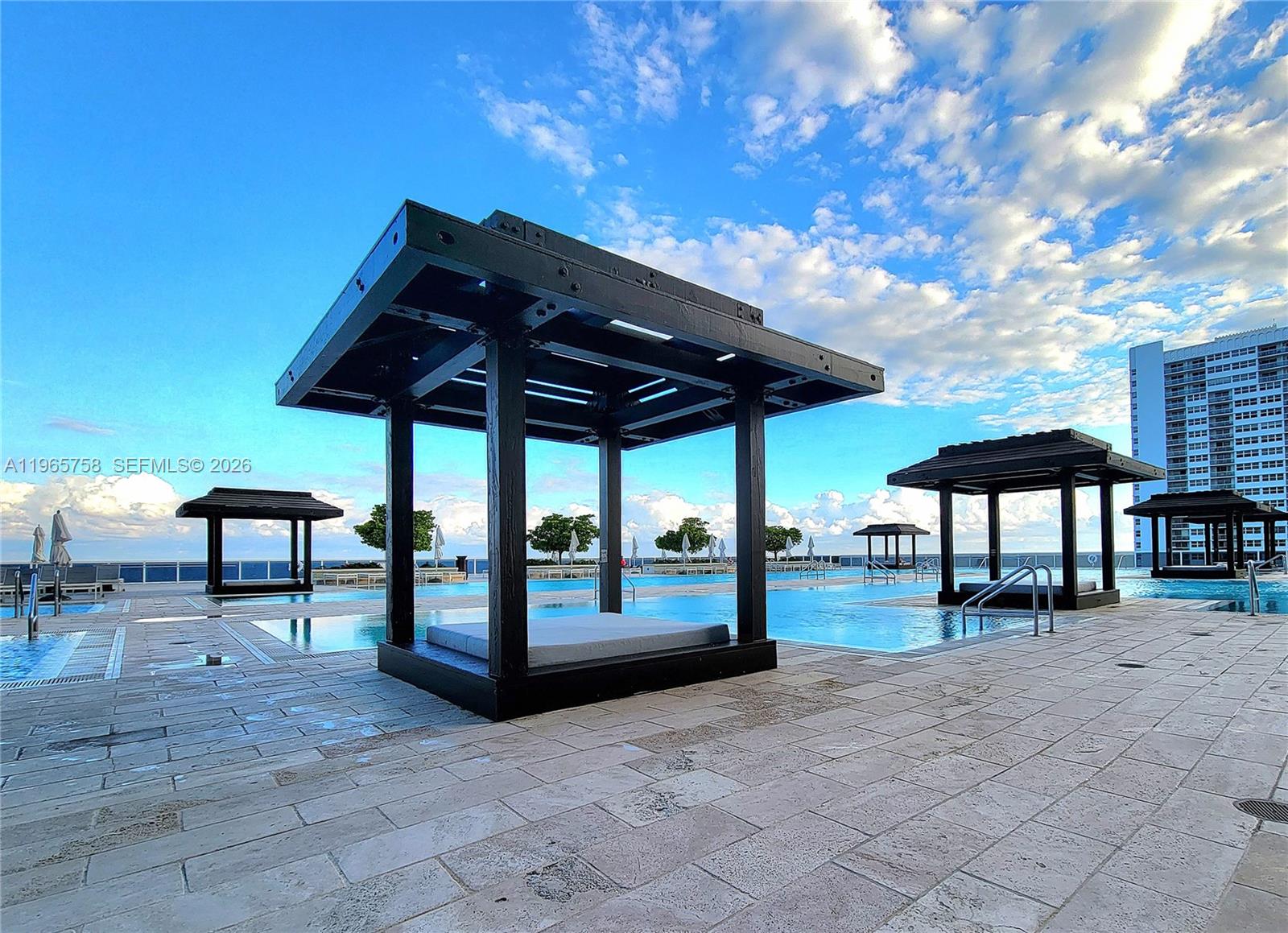 2406 2 / 1 1086 sq. ft. $ 2026-04-30 0 foto