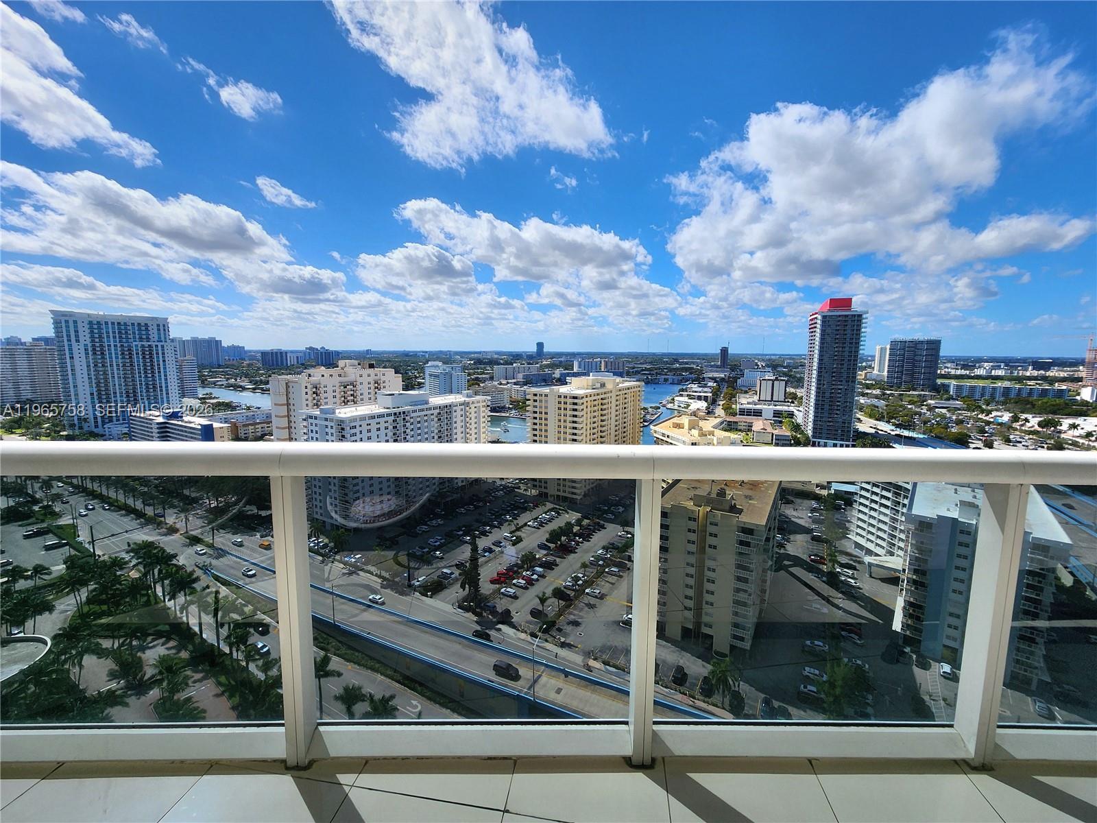 2406 2 / 1 1086 sq. ft. $ 2026-04-30 0 foto