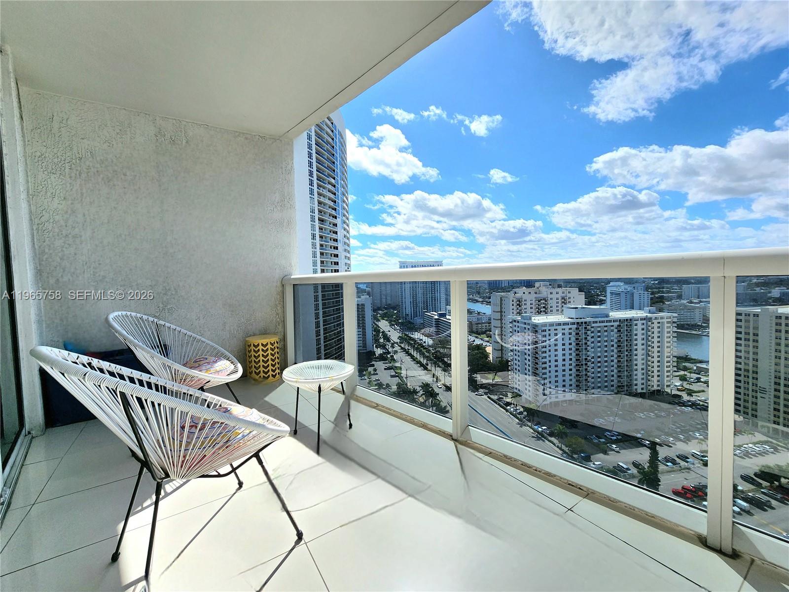 2406 2 / 1 1086 sq. ft. $ 2026-04-30 0 foto