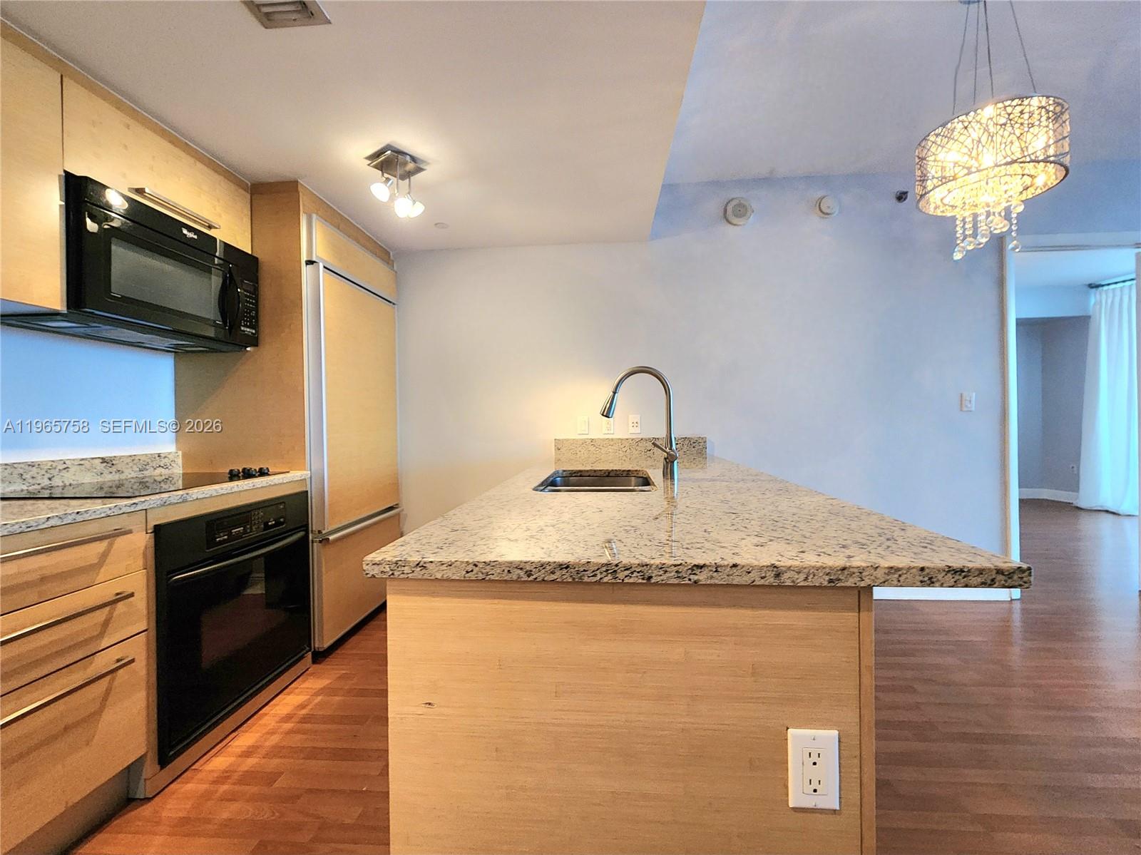 2406 2 / 1 1086 sq. ft. $ 2026-04-30 0 foto