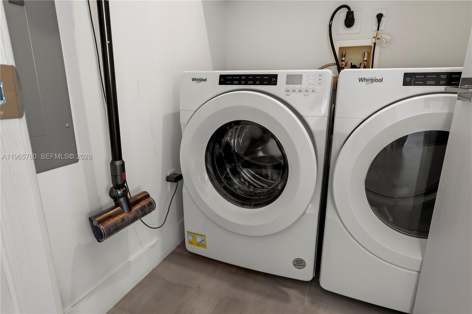 See details 1205 2 / 3 1672 sq. ft. $ 2026-02-28 0 Photo