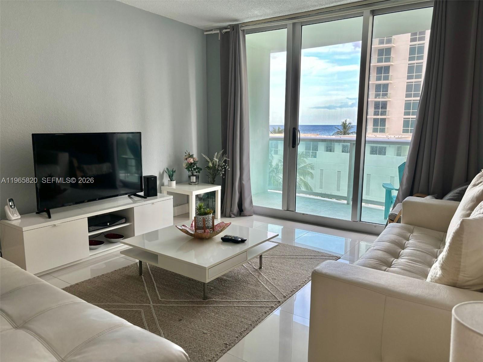 Photo of 3901 Ocean Dr  #5H, Hollywood, Florida, 33019 - 
