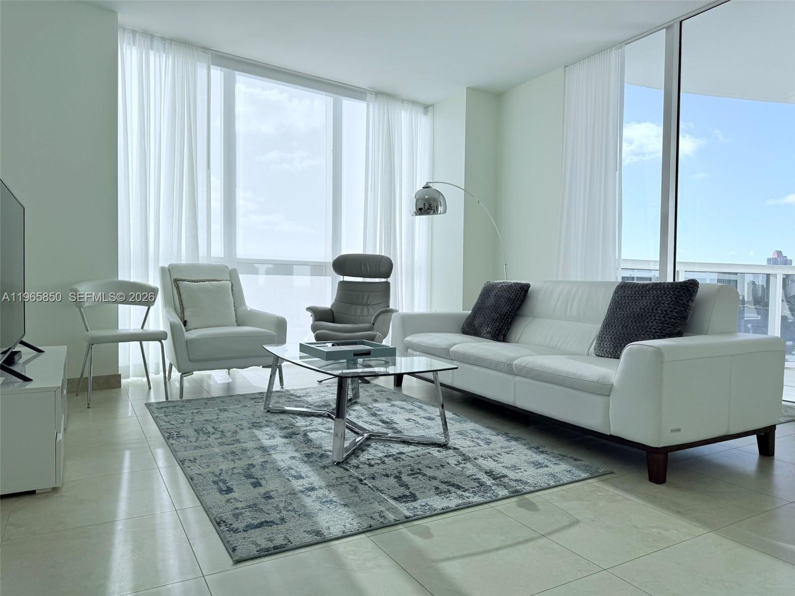 1501A 2 / 2 1289 sq. ft. $ 2026-02-15 0 foto