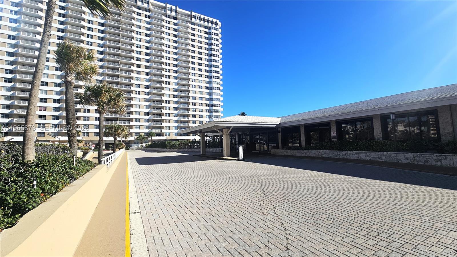 22G 2 / 2 1240 sq. ft. $ 2026-07-02 0 foto