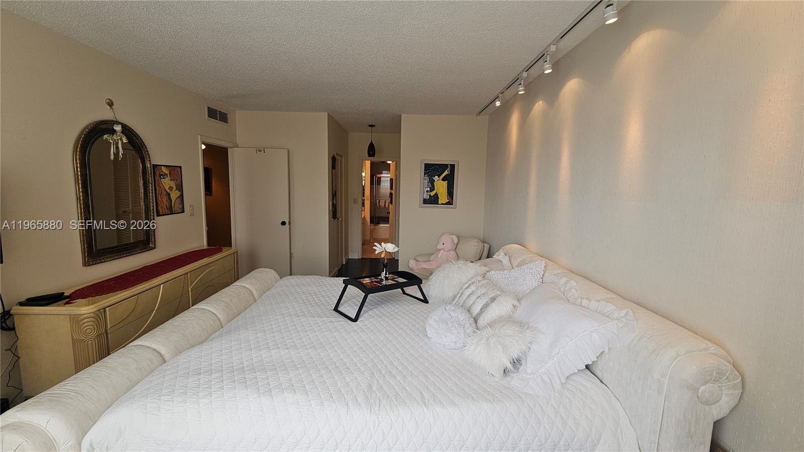 10J 2 / 2 1240 sq. ft. $ 2026-02-15 0 Photo