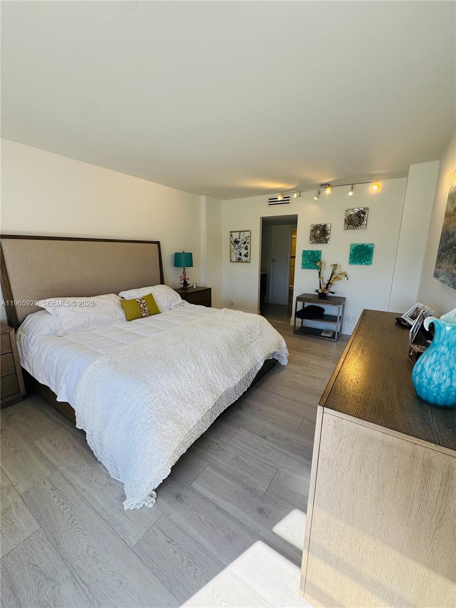 Photo of 20335 Country Club Dr  #608, Aventura, Florida, 33180 - 