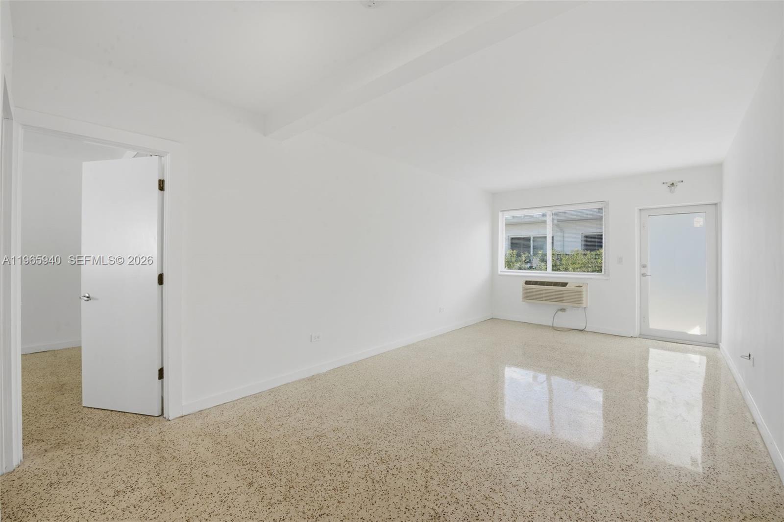   /   sq. ft. $ 2026-02-16 0 foto