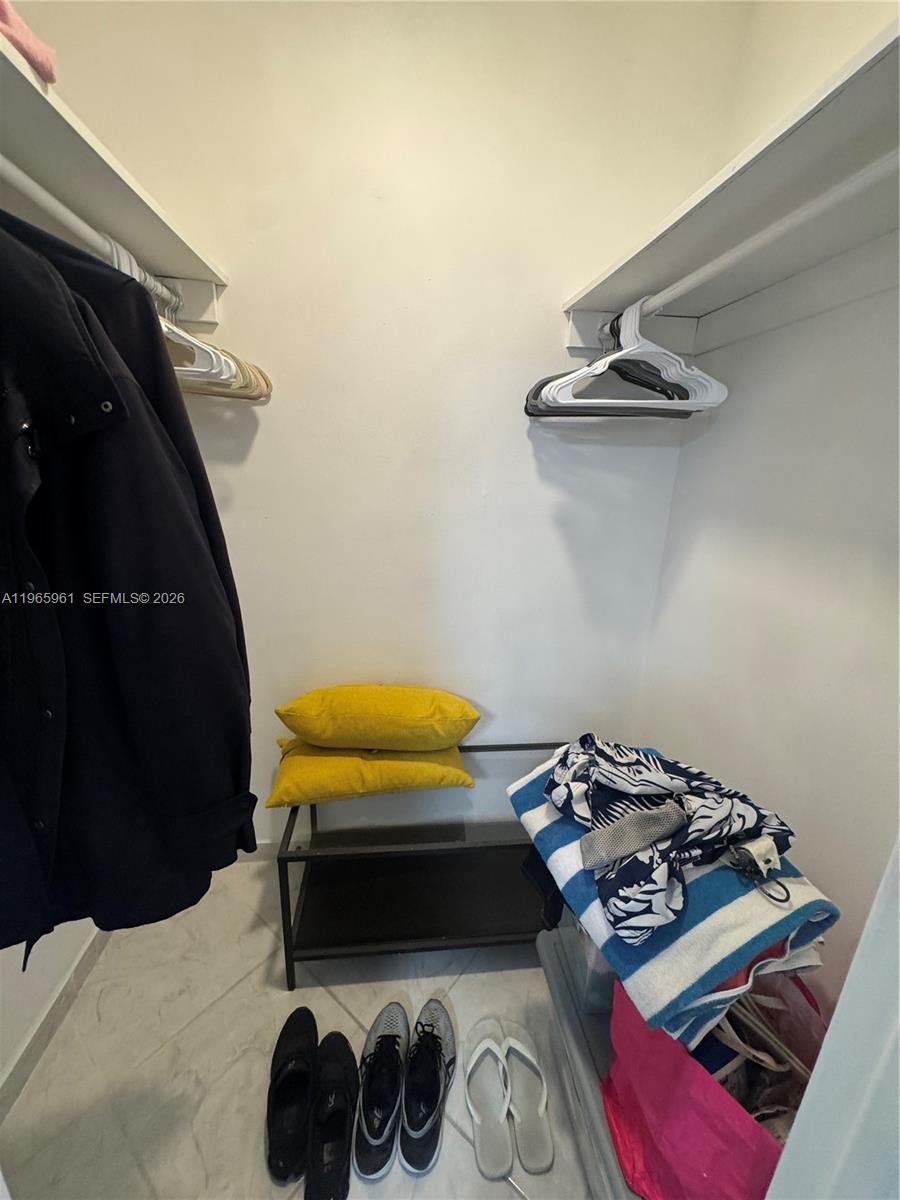 Подробнее 1908 2 / 2 1220 кв.футов $ 2026-02-24 0 Фото