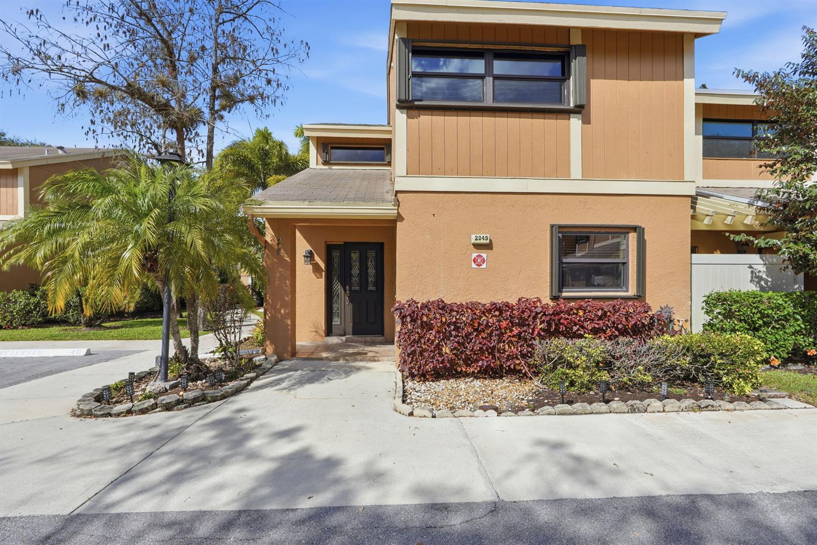 See details 2049 3 / 1736 sq. ft. $ 2026-07-24 0 Photo