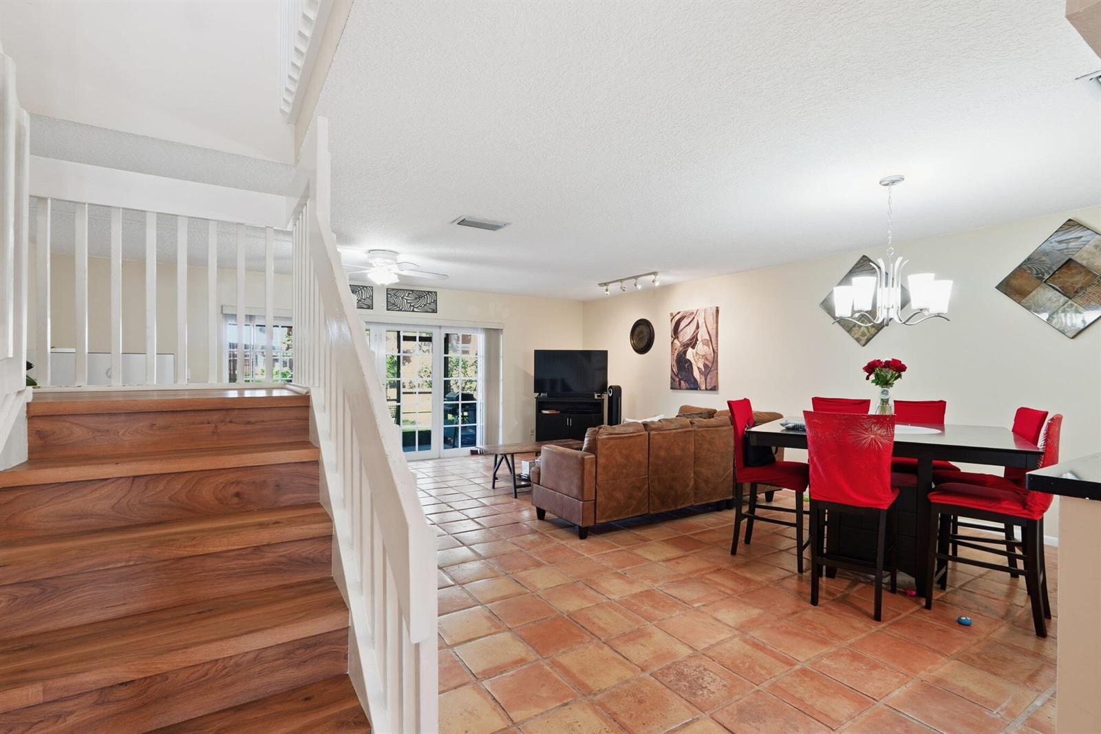 See details 2049 3 / 1736 sq. ft. $ 2026-07-24 0 Photo
