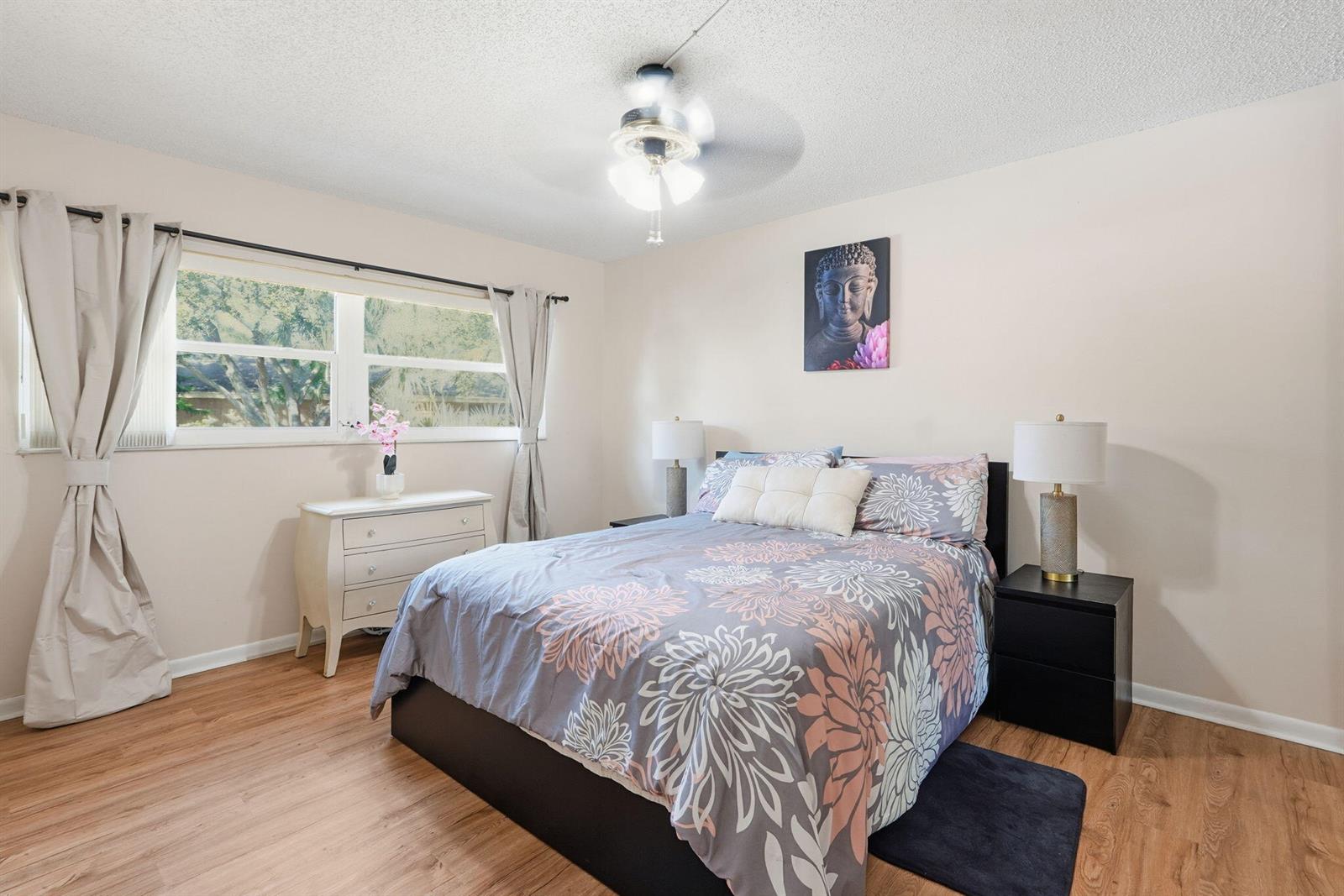 See details 2049 3 / 1736 sq. ft. $ 2026-07-24 0 Photo