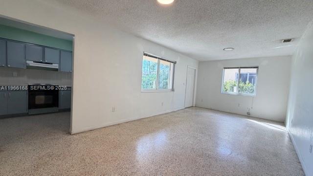   /  2052 кв.футов $ 2026-02-16 0 Фото