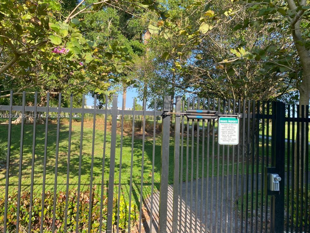 See details 215 1 / 2 744 sq. ft. $ 2026-02-16 0 Photo