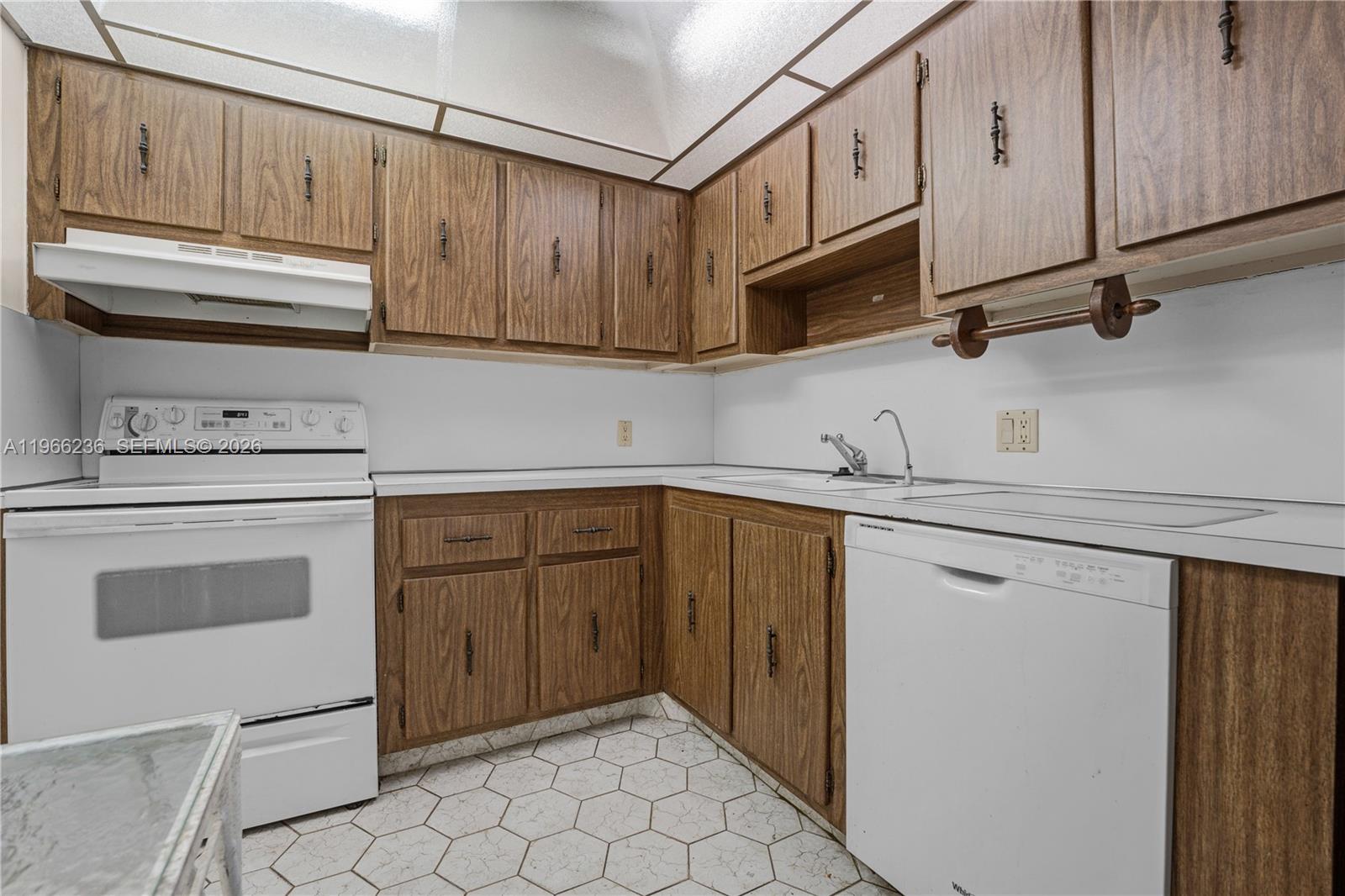 Photo of 20301 Country Club Dr  #1826, Aventura, Florida, 33180 - 