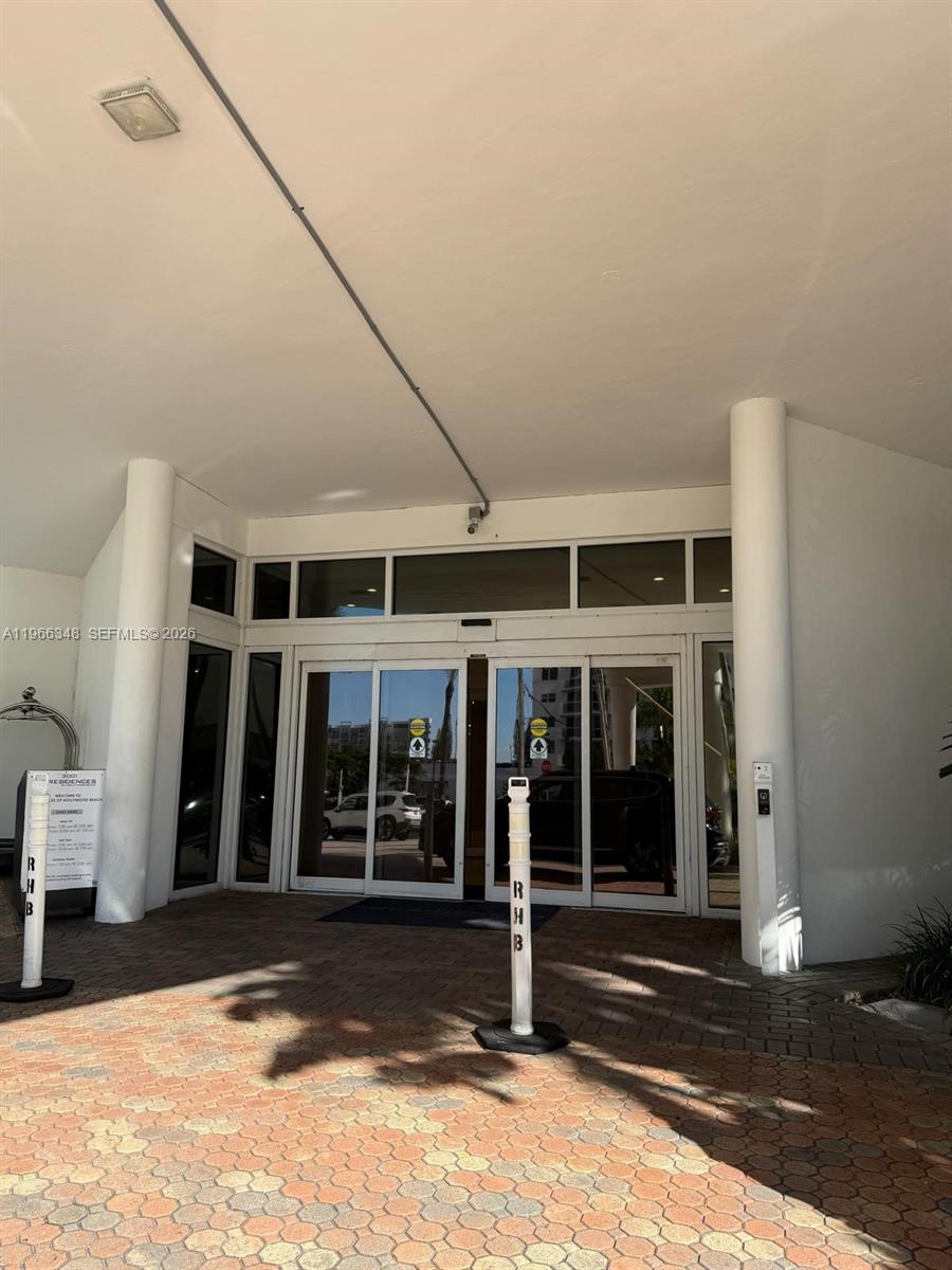 Photo of 3001 Ocean Dr  #107, Hollywood, Florida, 33019 - 