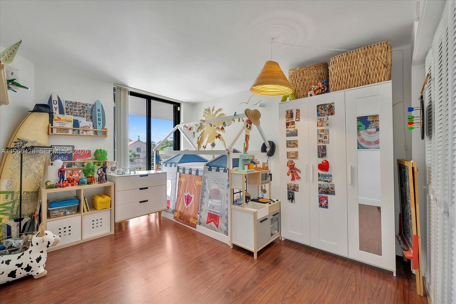 Ver detalles 301 2 / 2 1400 sq. ft. $ 2026-02-16 0 foto