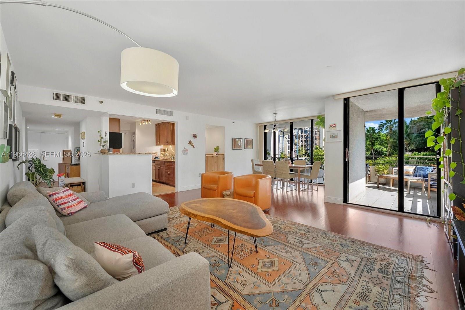 Ver detalles 301 2 / 2 1400 sq. ft. $ 2026-02-16 0 foto