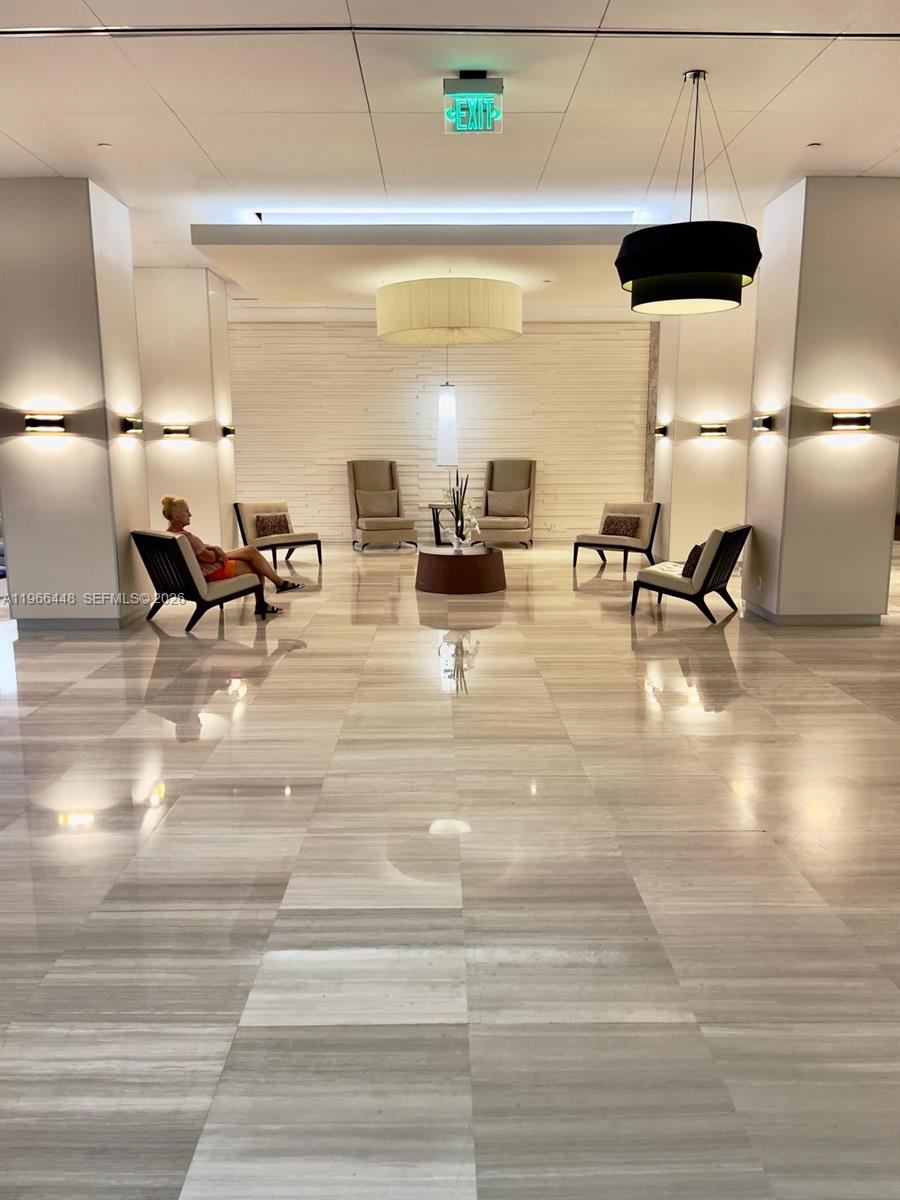 412 1 / 2 991 sq. ft. $ 2026-02-16 0 foto