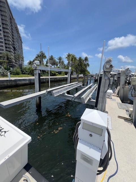   /   кв.футов $ 2026-02-16 0 Фото