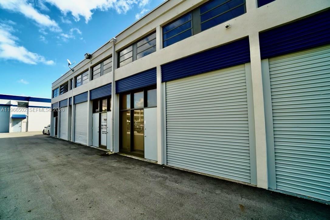 Подробнее 4 / кв.футов $ 2026-02-16 0 Фото