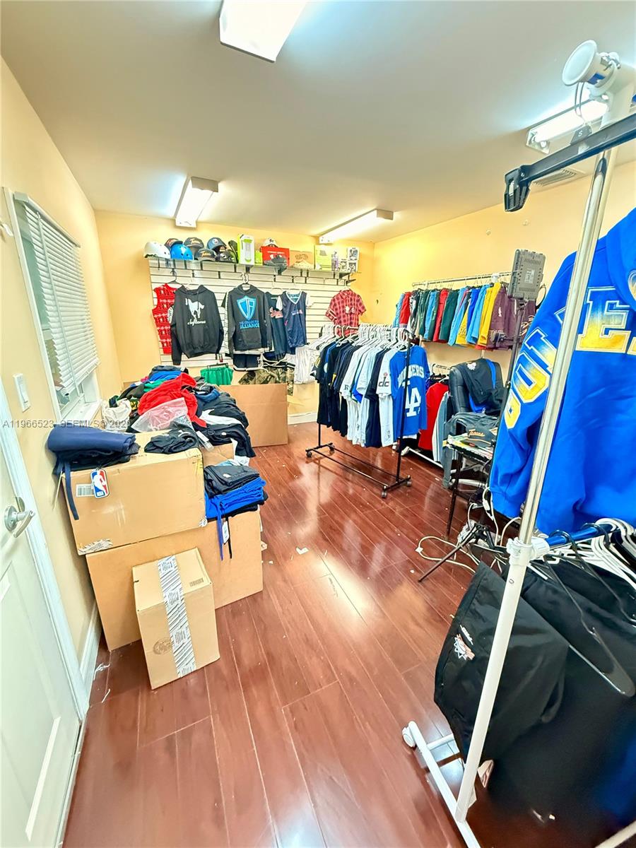 See details / sq. ft. $ 2026-02-16 0 Photo