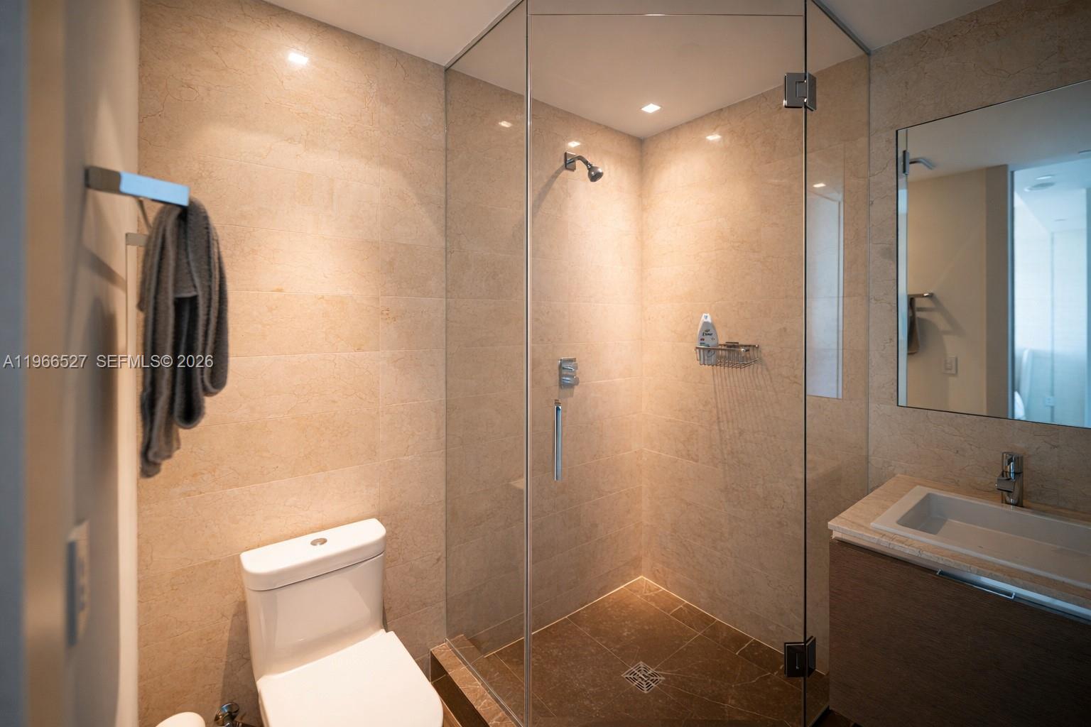 9 4 / 6 4992 кв.футов $ 2026-02-16 0 Фото