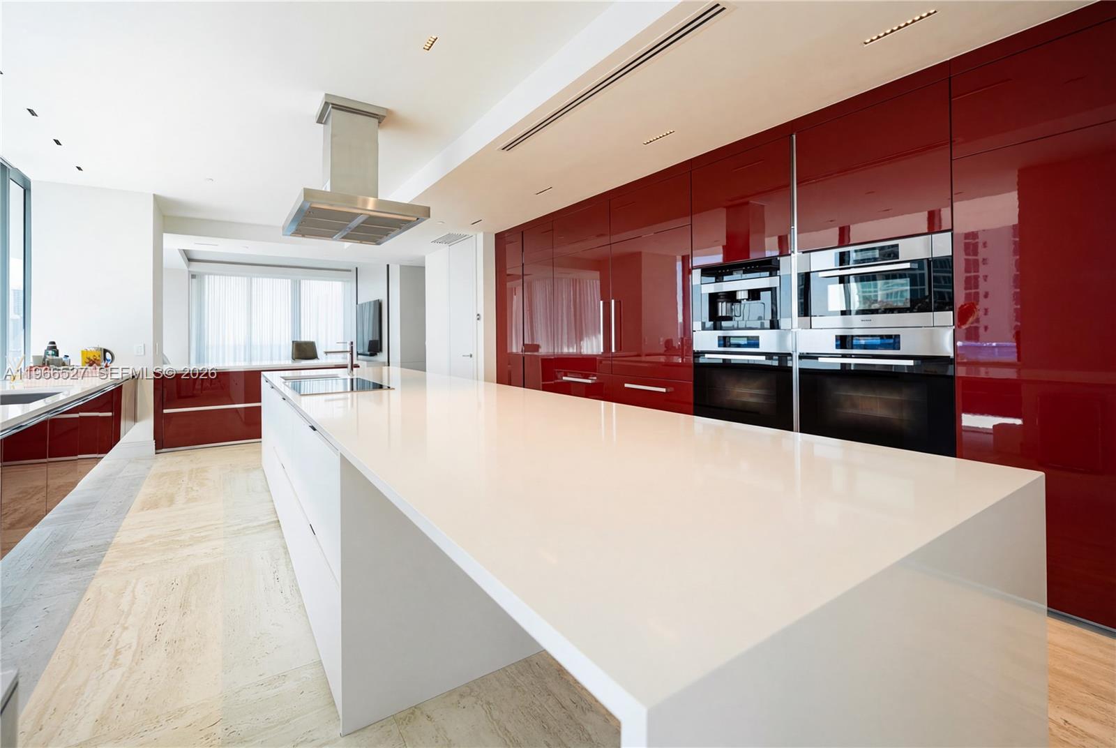 9 4 / 6 4992 кв.футов $ 2026-02-16 0 Фото