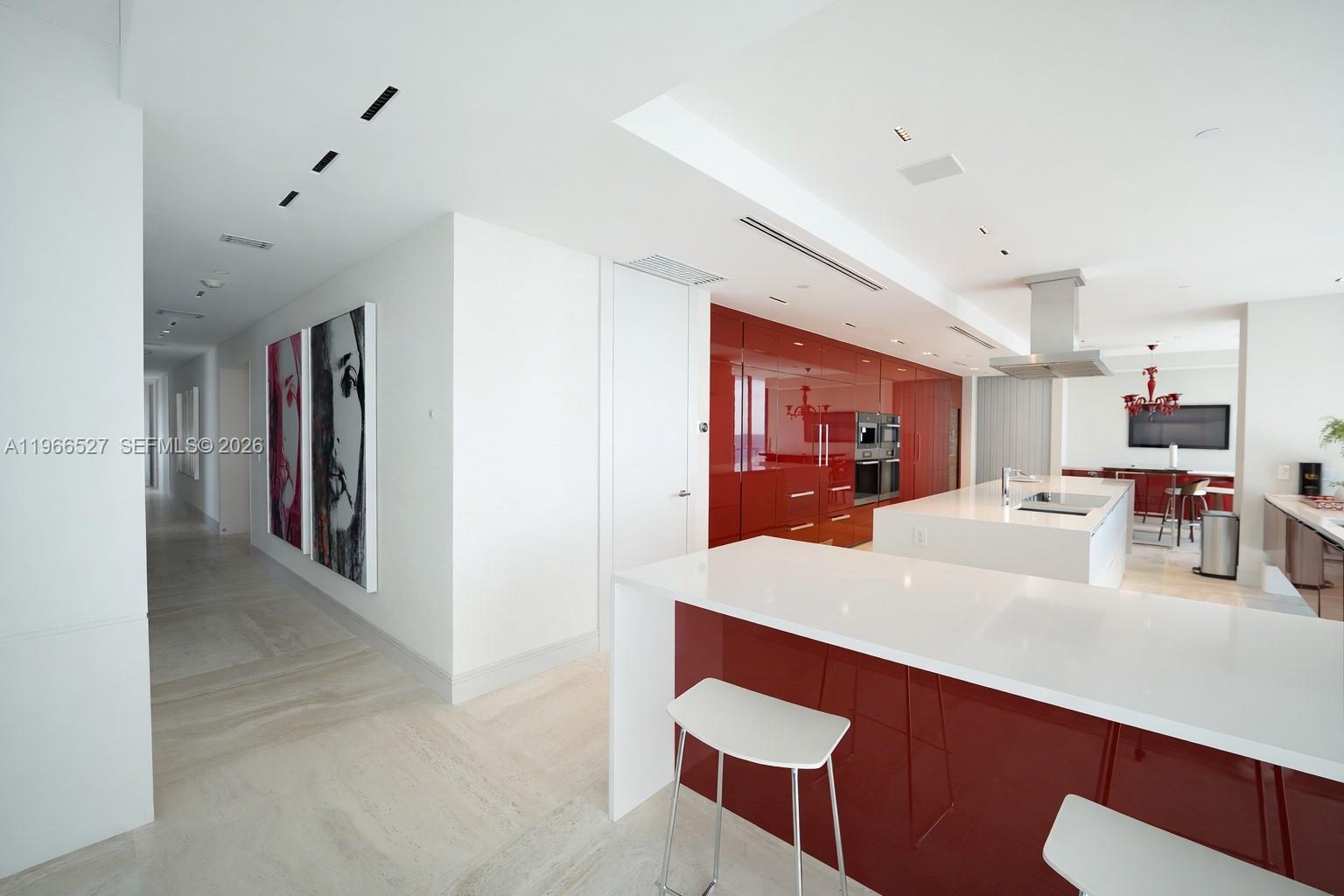 9 4 / 6 4992 кв.футов $ 2026-02-16 0 Фото