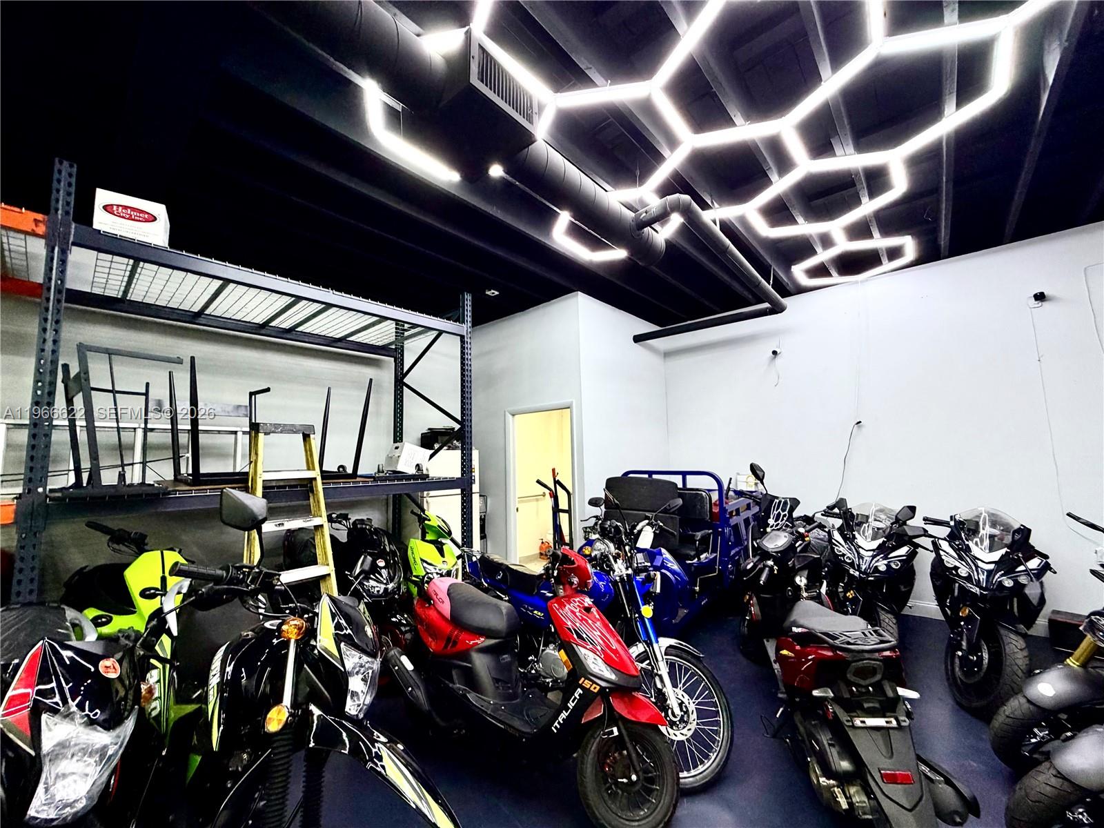   /   sq. ft. $ 2026-02-17 0 foto