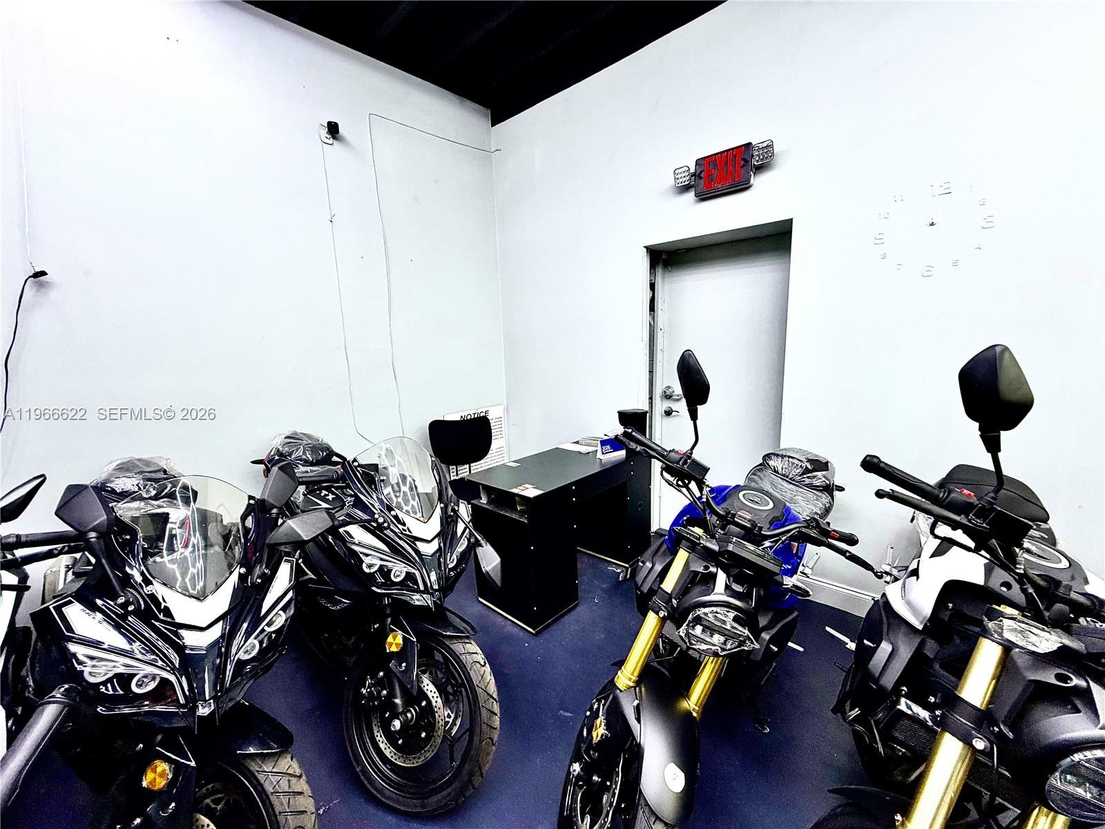   /   sq. ft. $ 2026-02-17 0 foto