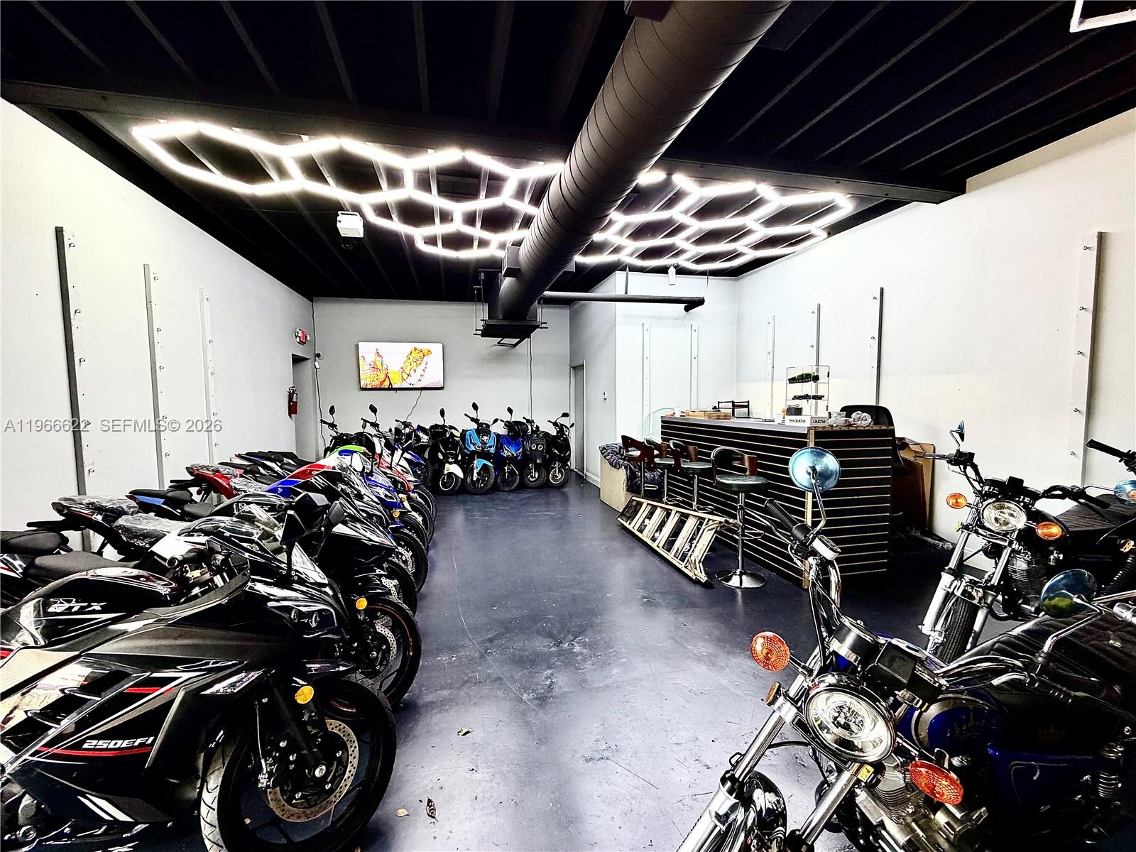   /   sq. ft. $ 2026-02-17 0 foto