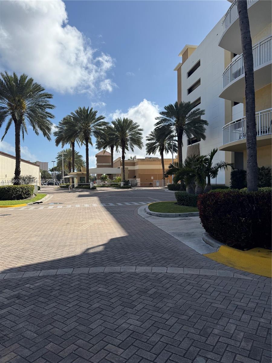 Фото 1755 Hallandale Beach Blvd  #2505E, Hallandale Beach, Florida, 33009 - 